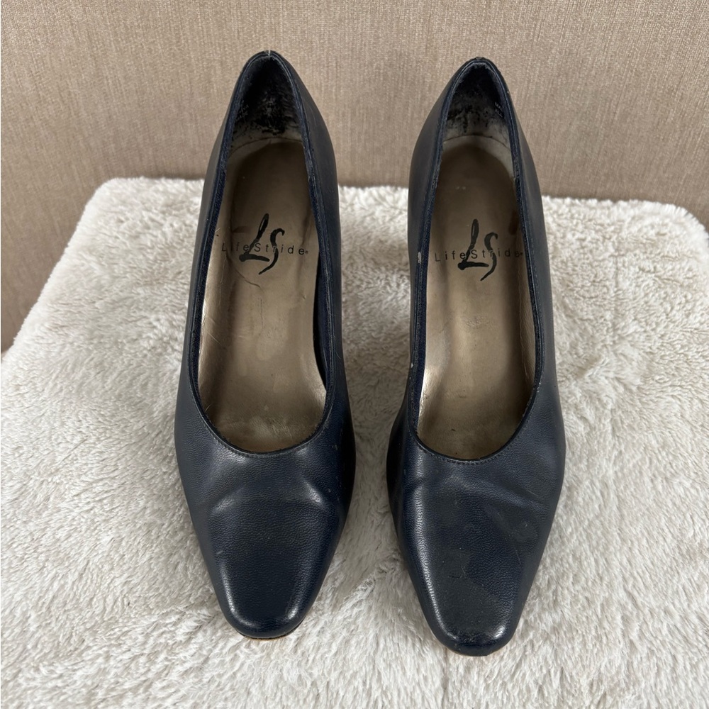 Navy Leather heels - Size 4B